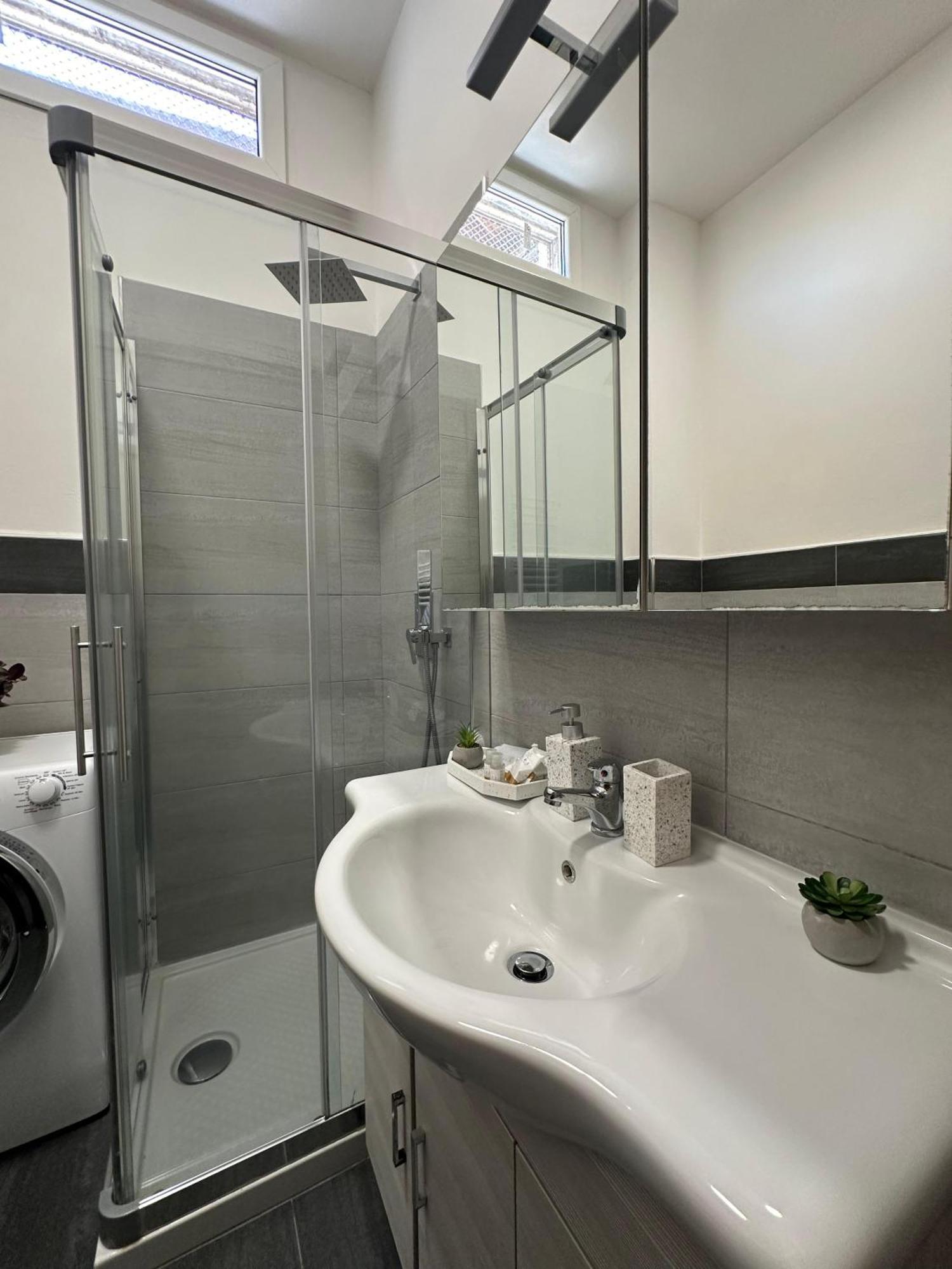 Jessy Apartment Baveno